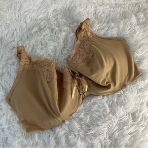 Frederick’s of Hollywood • Nude demi lined bra • 38DDD / 38F